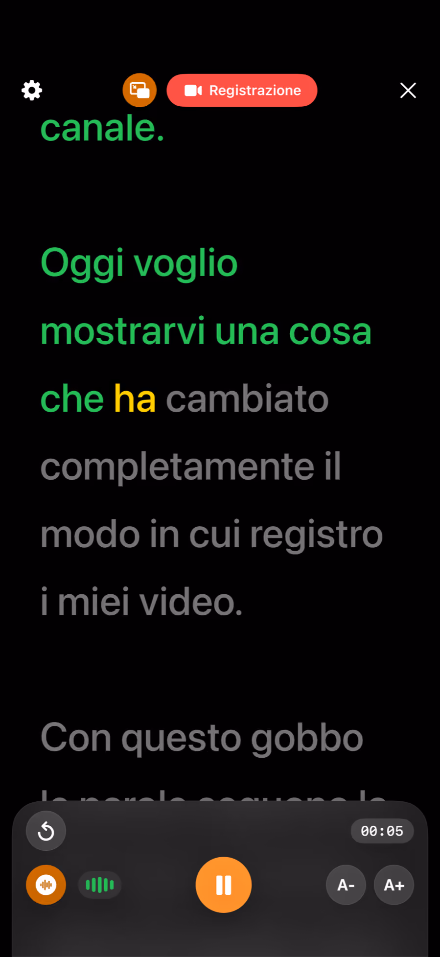 Il teleprompter durante una registrazione: le parole già lette diventano verdi e quella attuale è evidenziata